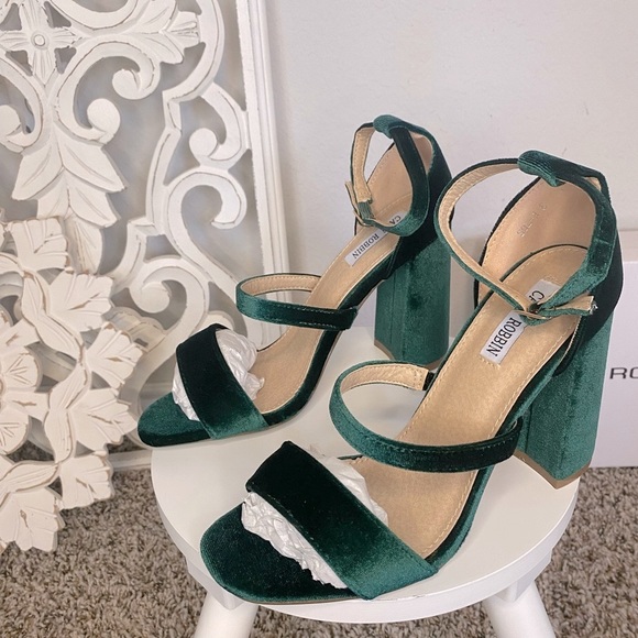 BRAND NEW IN BOX. Emerald green Velvet, nonslip base, leather insole 4 inch! - Picture 4 of 13